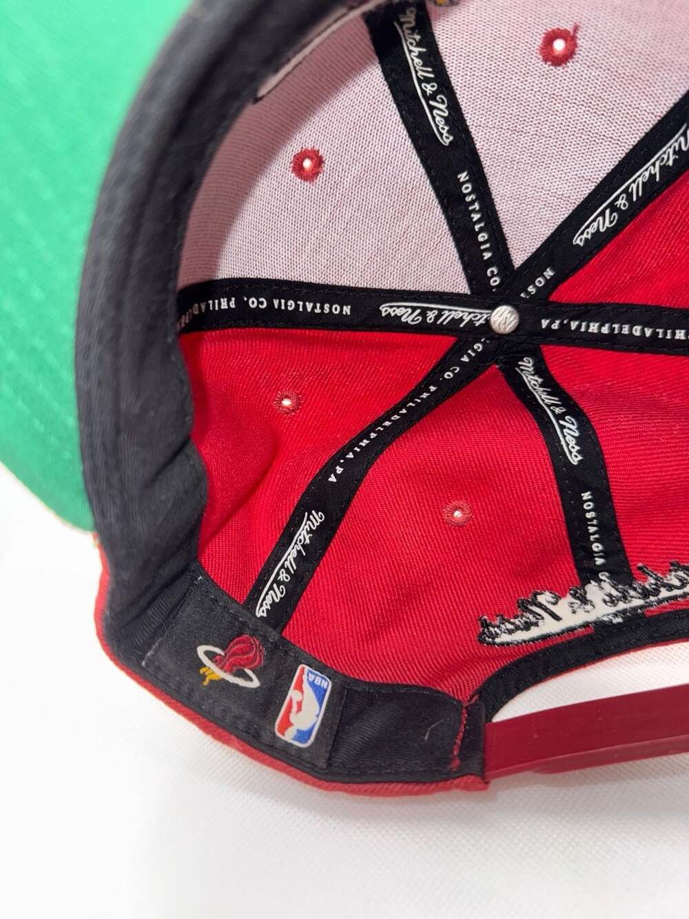 Mitchell & Ness Miami Heat Red Snapback Hat Green Underbrim Adjustable - Picture 6 of 8